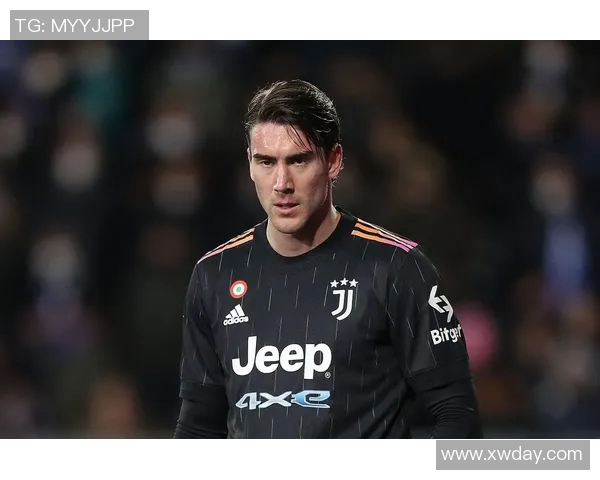 莱万多夫斯基：波兰足球明星的辉煌历程与传奇成就解析